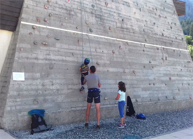 Mur d'escalade - OT HMV - Valérie Coudurier