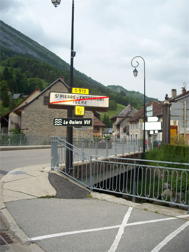 Pont sur le Guiers Vif - OT Entremonts