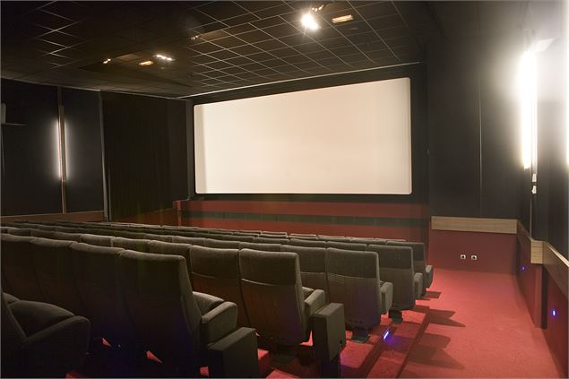 salle cinema rouge et noir - Cinéma rouge et noir