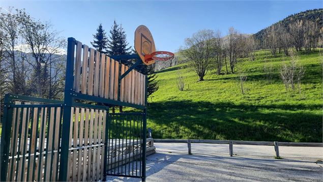 terrain basket - © OT Saint Sorlin d'Arves - V Bellot-Mauroz