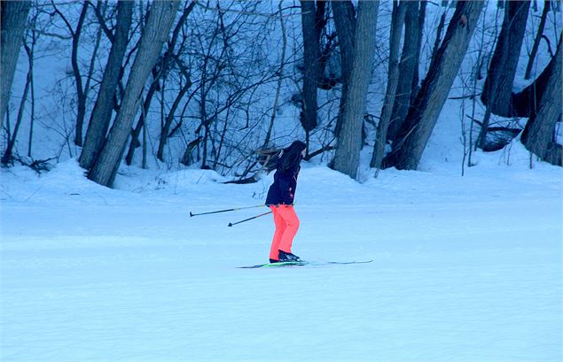 skieuse de fond en action - Mairie de Séez