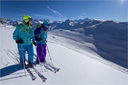 Ski en famille ou entre amis dans le Grand Massif - @Tristan SHU