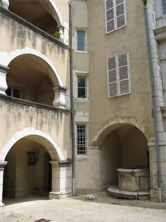 Cour de la maison natale de Brillat-Savarin - Belley Bugey Sud Tourisme