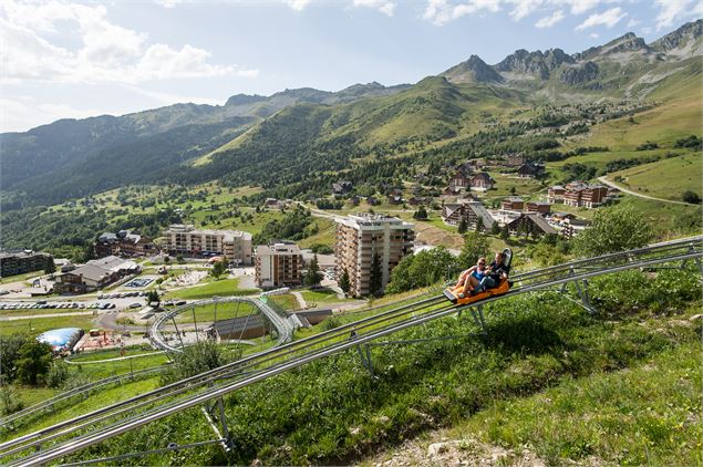 Vue panoramique sur la luge sur rails - Alpcat médias