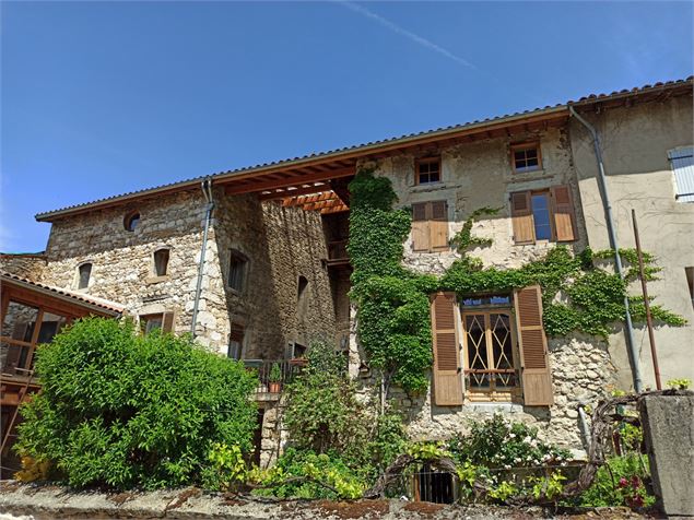 Les belles maisons de Vaux en Bugey - Marilou Perino