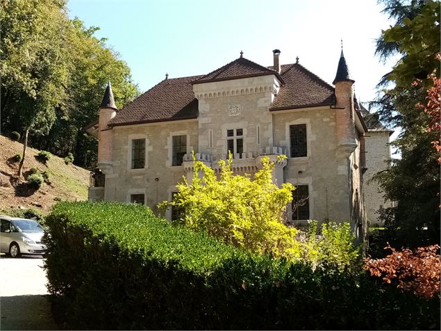 Vue sur le chateau de Lucey - Henri De Caevel