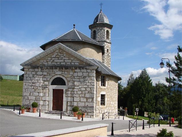 Eglise en rotonde à St Pierre de Curtille - Communauté de Communes de Chautagne