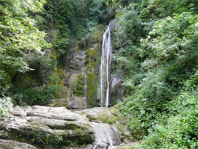 La cascade de la Vallière, Vallon des Faulx, ENS de l'Ain - Département de l'Ain, S . Tournier