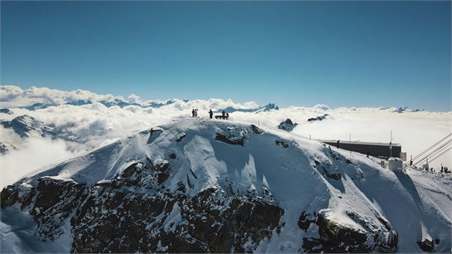 Vue sur les sommets et sur la table d'orientation - L.Brochot - OT Val Thorens