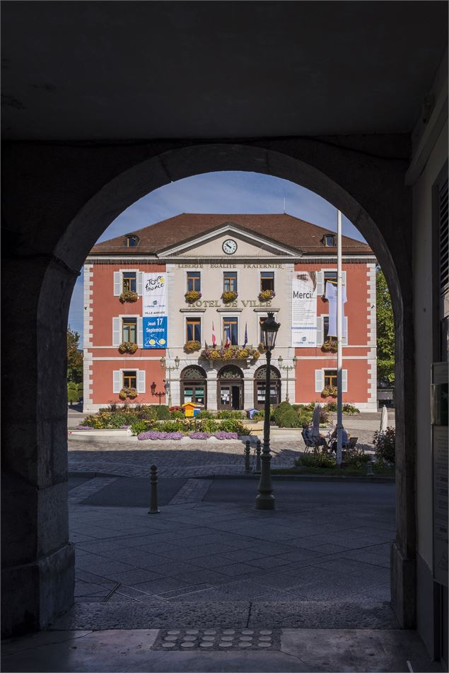 Place de l'Hôtel de Ville - Gilles Bertrand
