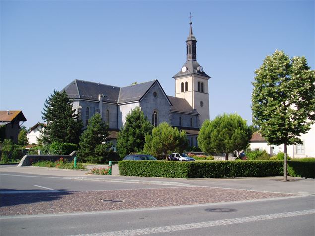 Vue d'ensemble del'église paroissiale Saint-Loup - Office de Tourisme de Douvaine