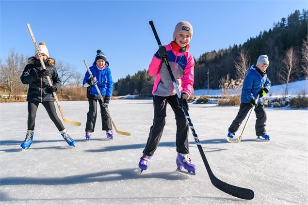 Hockey sur glace au lac de Lalleyriat - HBT-JérômePruniaux/AgenceArgo