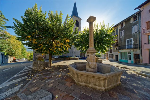 Place de l'église, Saint-Pierre-d'Albigny - Mairie de Saint-Pierre-d'Albigny