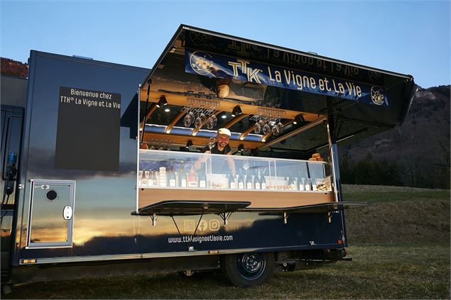 Je vous accueille au Wine Truck TTK La Vigne et La Vie - Temps de Pose Photographie / Hervé Thiery