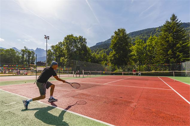 Court de tennis au Grand-Bornand - C Cattin - Alpacat Médias - Le Grand-Bornand