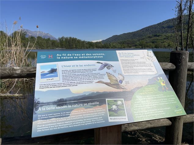 Panneau d'information au bord de l'eau - CC Coeur de Savoie
