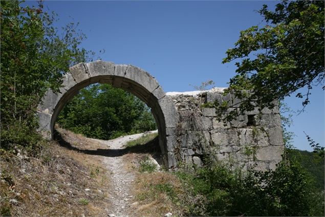 Virieu-le-Grand - Ruines de l'ancien château - Belley Bugey Sud Tourisme