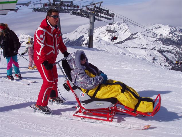 Taxiski avec l'Ecole du Ski Français - Châtel Sensations
