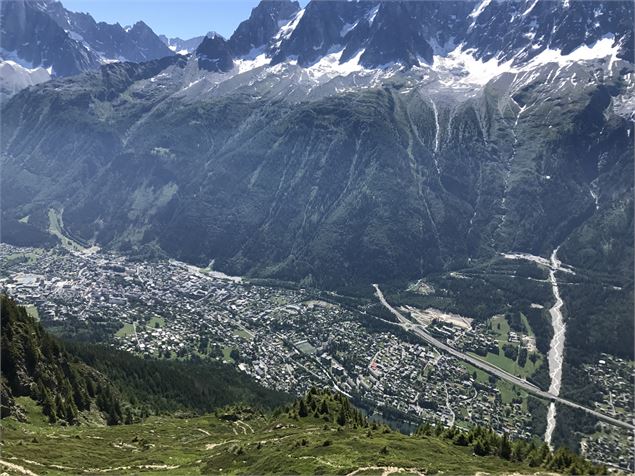 randonnée bel-lachat vue sur Chamonix - SMBTourisme