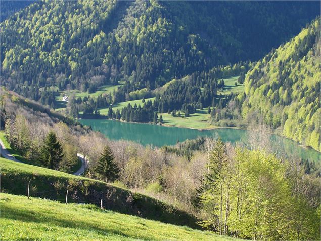 Lac de Vallon vu depuis Tré le Saix - Office de Tourisme des Alpes du Léman