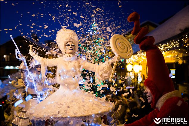 Personnages costumés durant les festivités de Noël à Méribel. - Méribel Tourisme - Sylvain Aymoz
