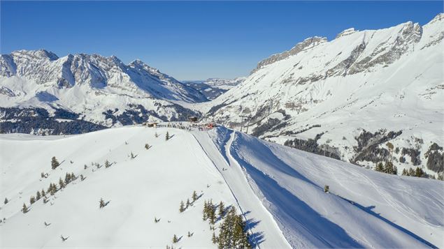 Vue aérienne sommet des Portes du Mont-Blanc à la Giettaz - Soren Rickards