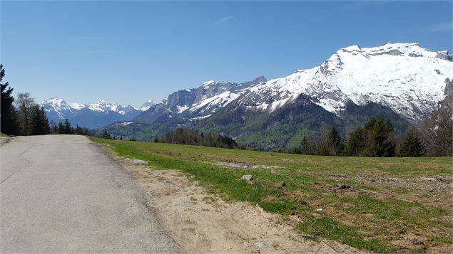 Col de Plan Bois depuis Les Clefs - © Savoie Mont Blanc - Lansard