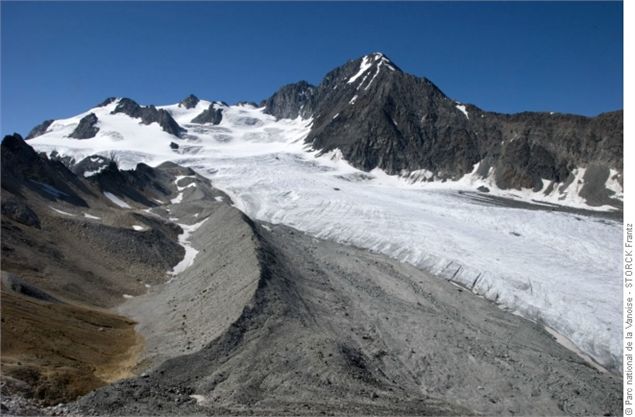 Tour de la Pointe de l'Echelle. Glacier de Gébroulaz. De g. à dr. : Aiguille de - © Parc national de