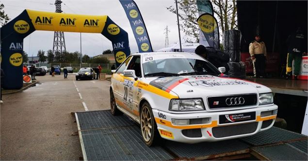 Rallye du Suran - Voiture sur podium - Vero