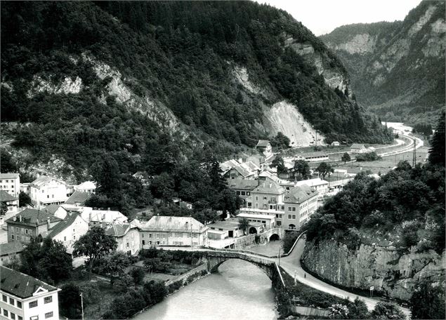 Le Vieux-Pont à Cluses - Archives de la Ville de Cluses