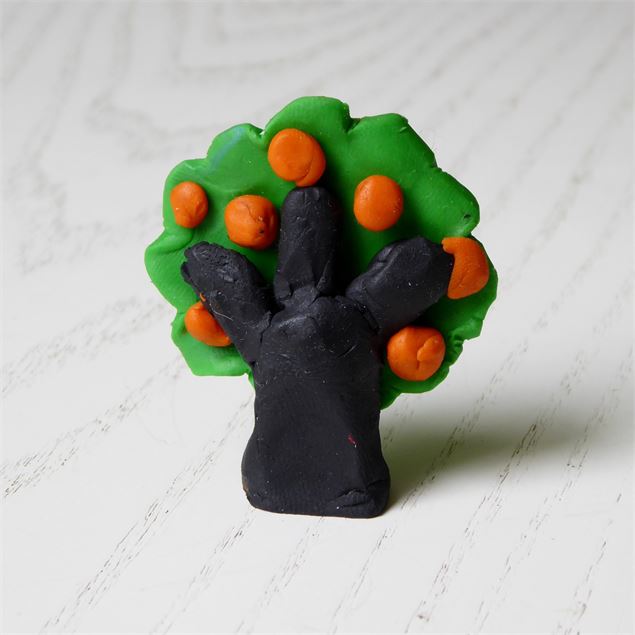 arbre en pâte à modeler - EME