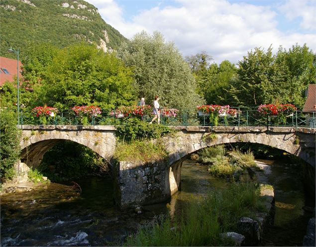 pont de Verthier fleuri - Amis de Viuz-Faverges