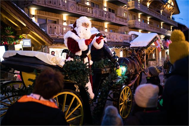 Arrivée du père Noël en calèche - ©Sylvain Aymoz