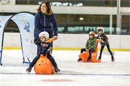 patinage_enfant_parent - mairie_megeve