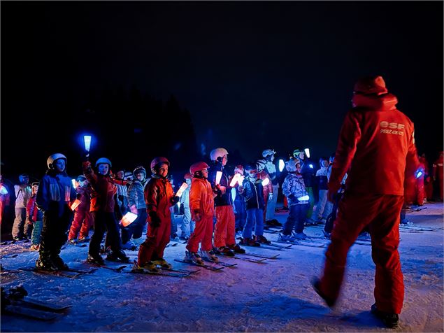 Descente aux Flambeaux - Praz de Lys Sommand Tourisme