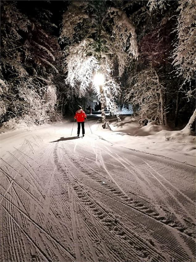 Nocturne sur le domaine nordique des Mouilles de Bellevaux - Foyer Nordique des Mouilles