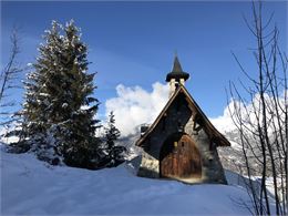 Courchevel Village : chapelle entre les quartiers anciens du Lételé et des Rois - DD-FACIM