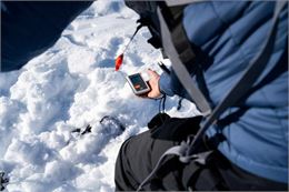 Atelier pour apprendre à recherher des victimes d'avalanche et à utiliser un DVA, une pelle et une s