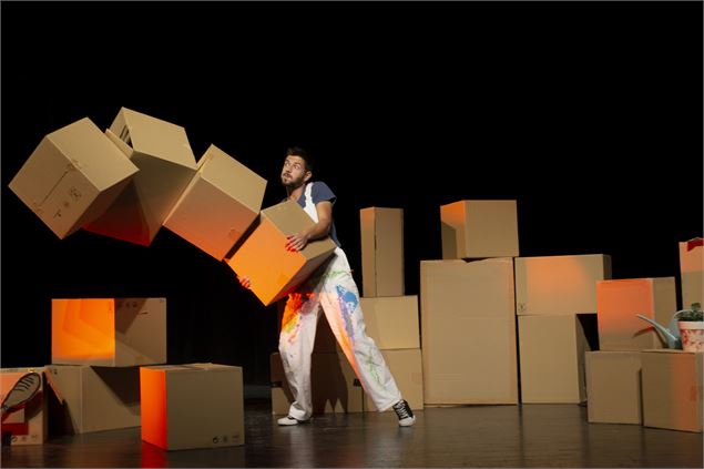 Spectacle pour les enfants | Ça Cartonne_Morgins