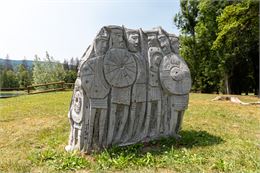 Chemin de sculptures sur pierre_Samoëns