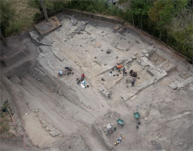 fouilles archéologiques vues de haut - LB