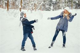 Jeux sur neige - Freepik - prostooleh