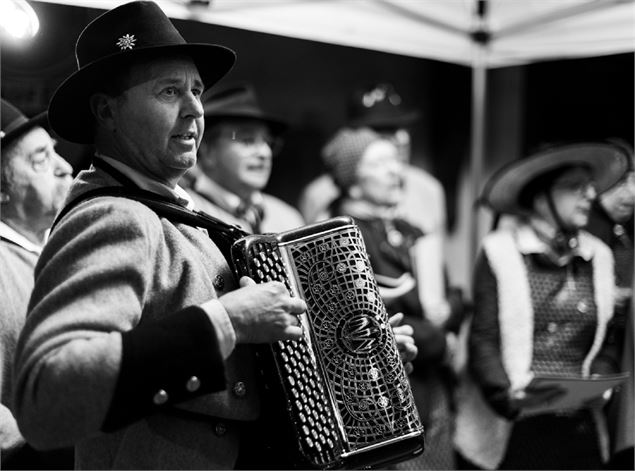 Fête traditionnelle au four des Allues