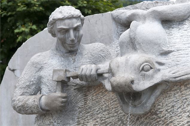 Chemin de sculptures sur pierre