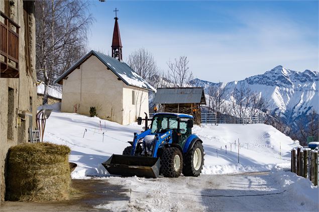 Visite de la ferme de l'Aubrac - Corbier Tourisme