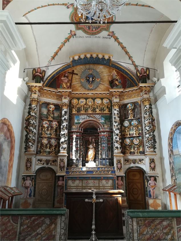 Le retable baroque de la chapelle - Mairie d'Avrieux