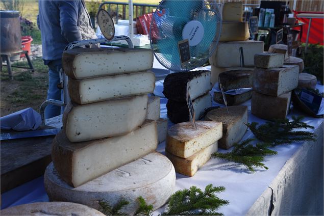 Marché des producteurs à Nâves - Savoie