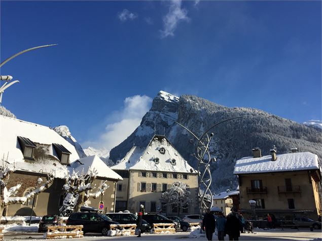 Place de la Grenette - OT Samoens