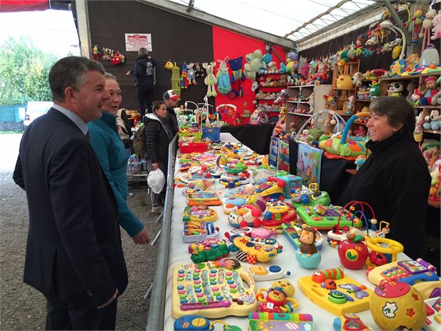 Marché aux puces géant