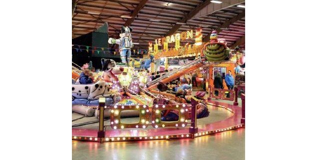 Manège fête foraine en intérieur - Magic Park